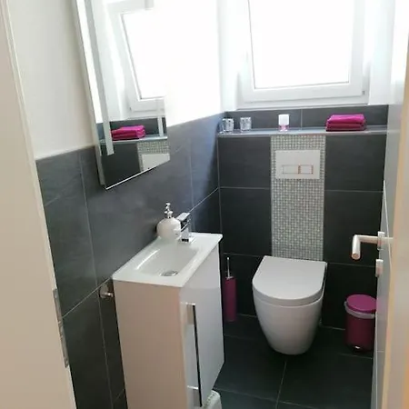 Ludwigsburg, Ruhige Lage Im Grünen, Schlossnähe, Blühendes Barock Ludwigsburg