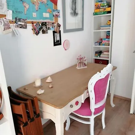 Apartment Ludwigsburg, Ruhige Lage Im Grünen, Schlossnähe, Blühendes Barock *