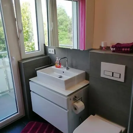 Apartment Ludwigsburg, Ruhige Lage Im Grünen, Schlossnähe, Blühendes Barock