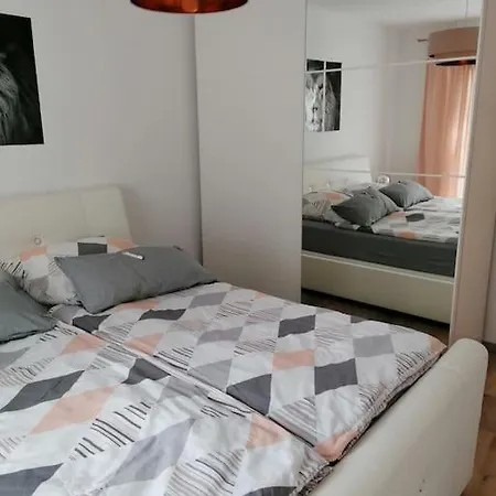 Apartment Ludwigsburg, Ruhige Lage Im Grünen, Schlossnähe, Blühendes Barock *